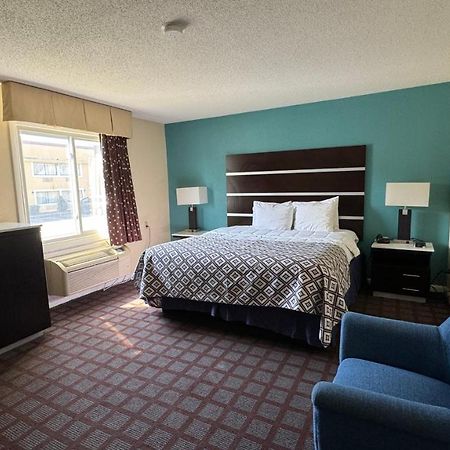 Americas Best Value Inn New London Mystic Extérieur photo