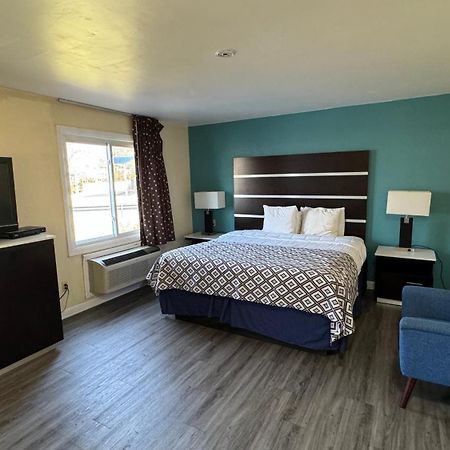 Americas Best Value Inn New London Mystic Extérieur photo