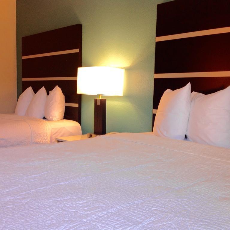 Americas Best Value Inn New London Mystic Chambre photo