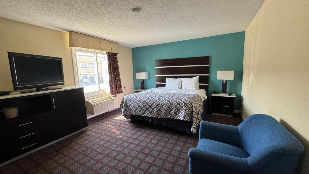 Americas Best Value Inn New London Mystic Extérieur photo