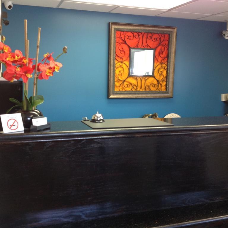 Americas Best Value Inn New London Mystic Extérieur photo