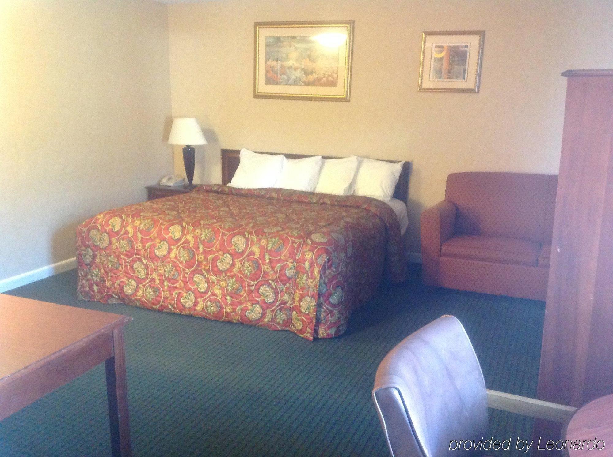Americas Best Value Inn New London Mystic Extérieur photo