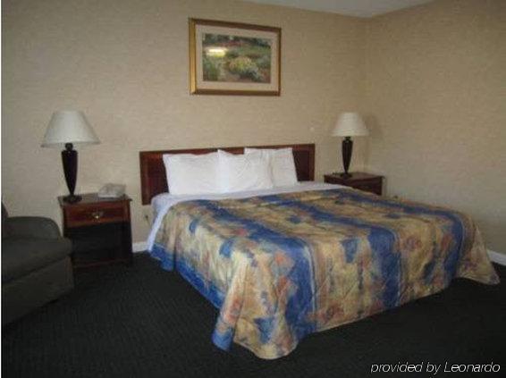 Americas Best Value Inn New London Mystic Extérieur photo