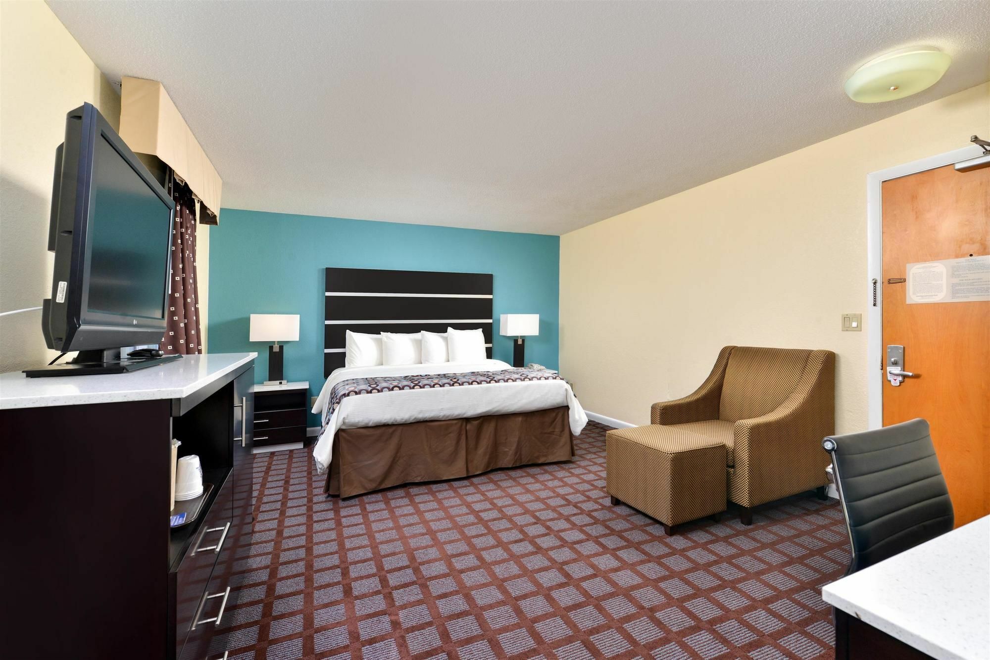 Americas Best Value Inn New London Mystic Extérieur photo